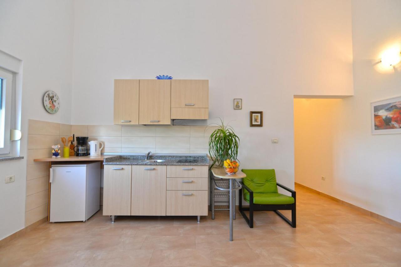 Apartments Bernarda 1773 Banjole Zewnętrze zdjęcie