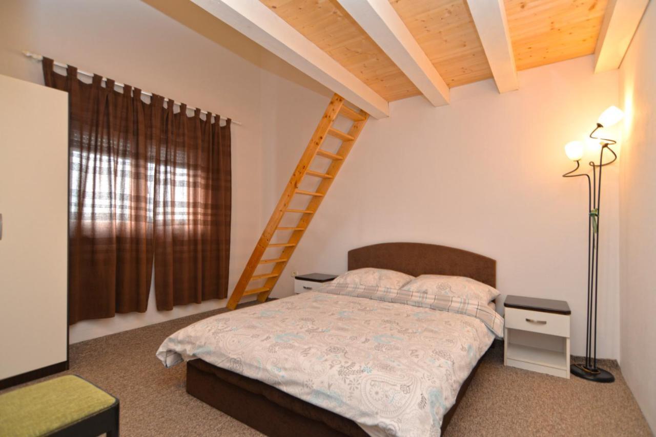 Apartments Bernarda 1773 Banjole Zewnętrze zdjęcie
