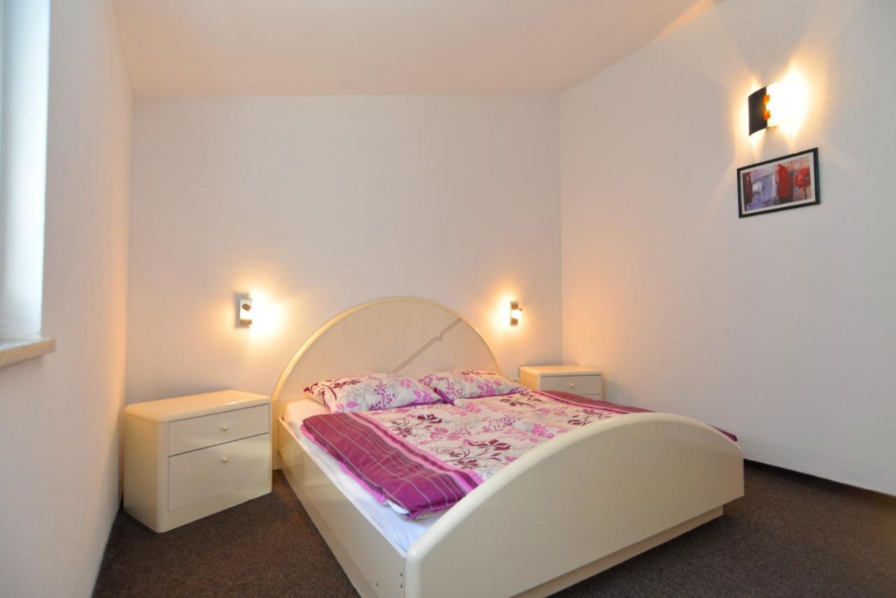 Apartments Bernarda 1773 Banjole Zewnętrze zdjęcie
