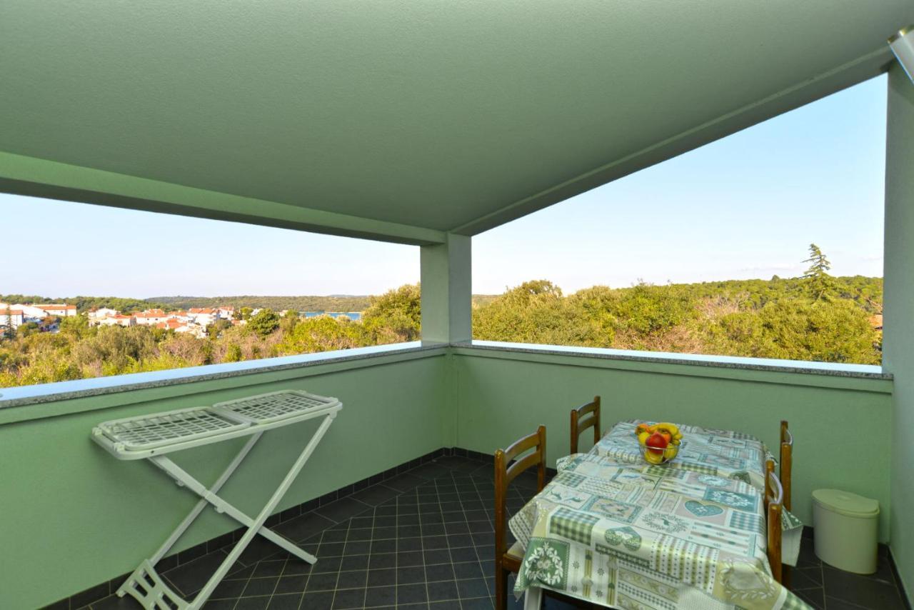 Apartments Bernarda 1773 Banjole Zewnętrze zdjęcie