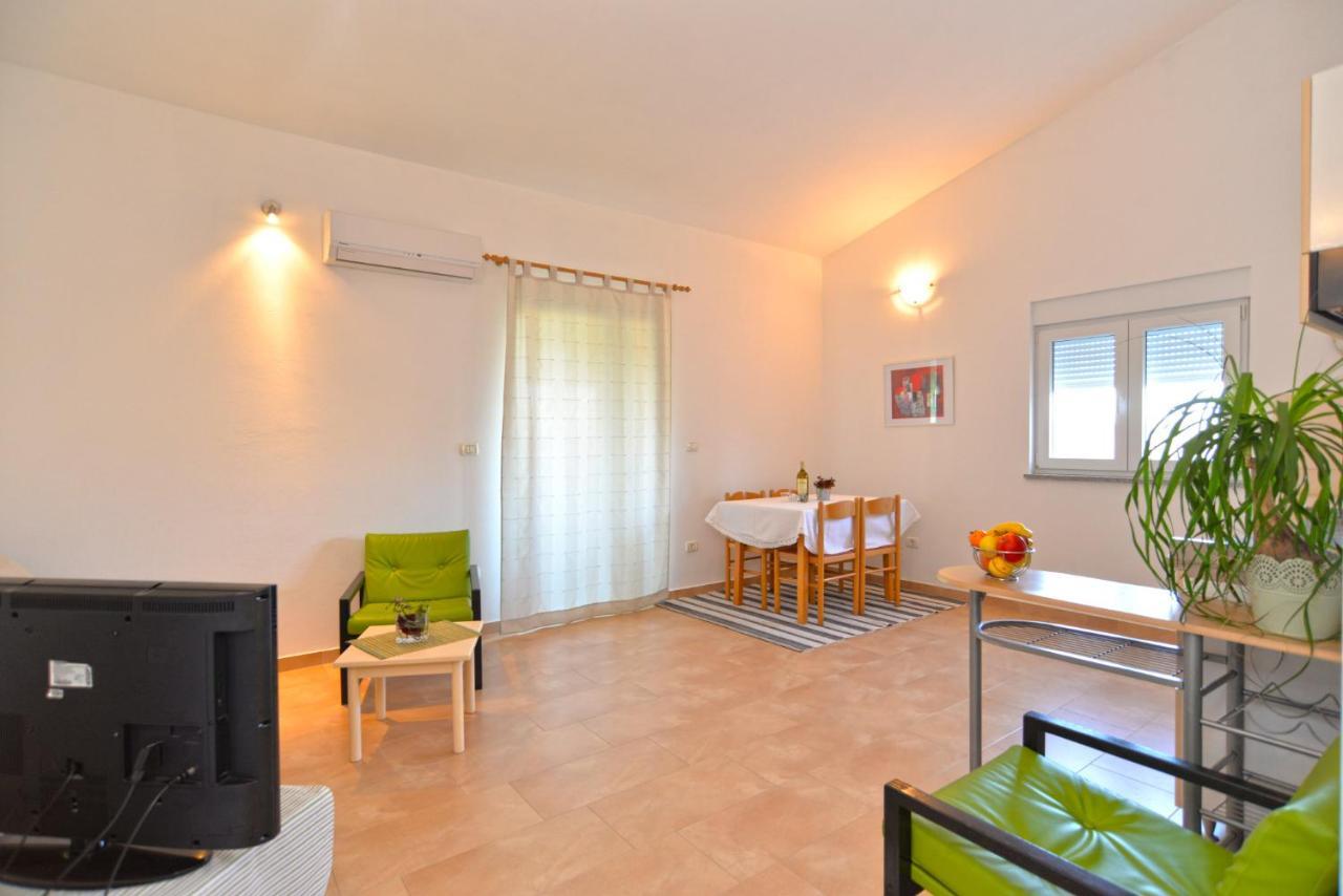 Apartments Bernarda 1773 Banjole Zewnętrze zdjęcie