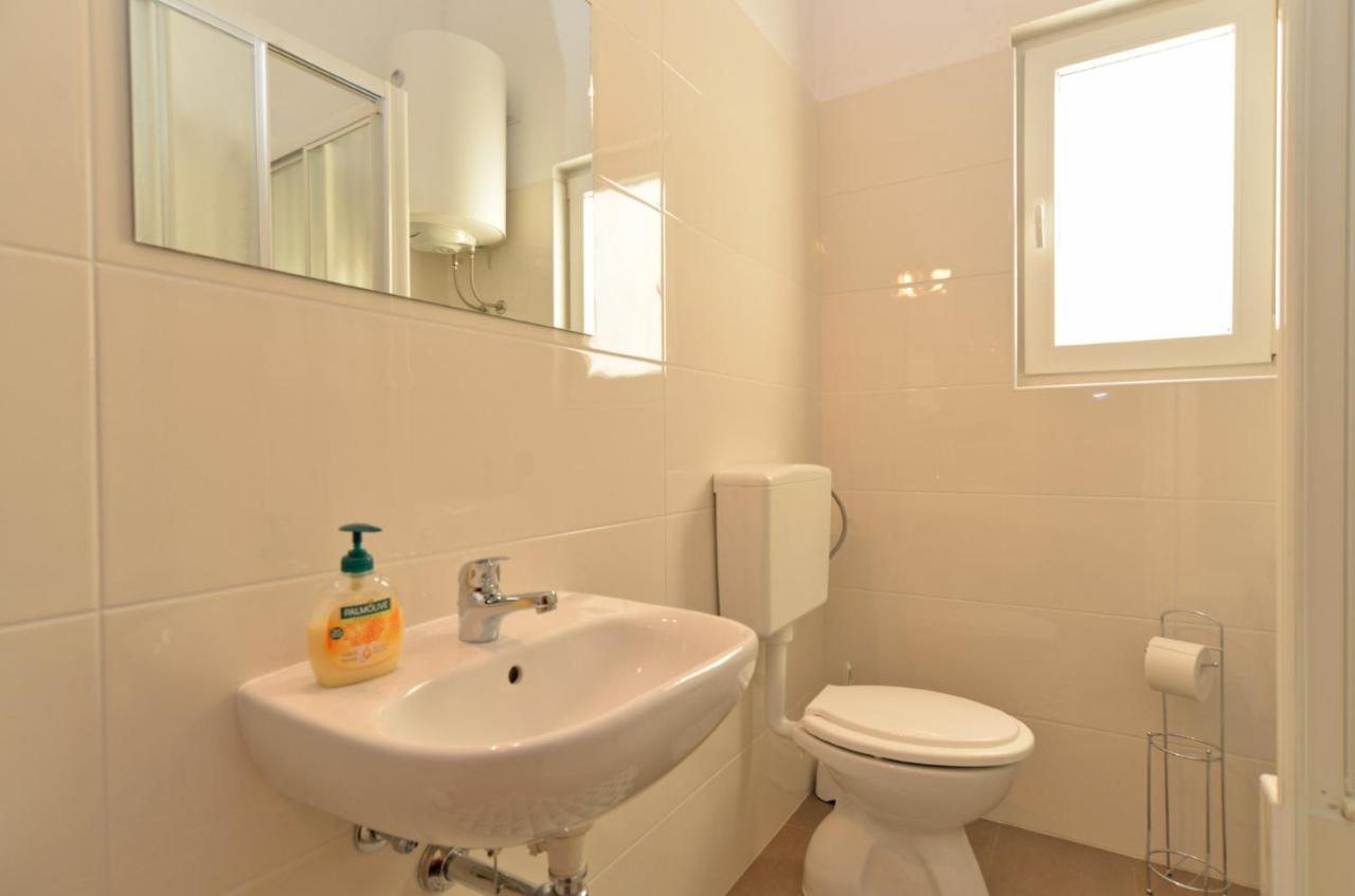 Apartments Bernarda 1773 Banjole Zewnętrze zdjęcie